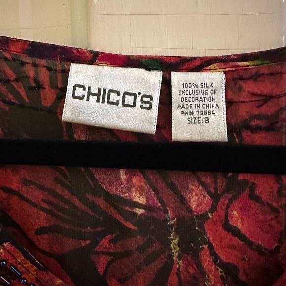 Chico's Vibrant Floral V-Neck sheer Blouse - Red and Black 100% silk - Picture 3 of 9